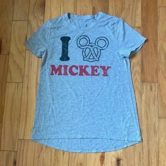 Disney Tops - Disney Parks “I 🥨 Mickey” Shirt